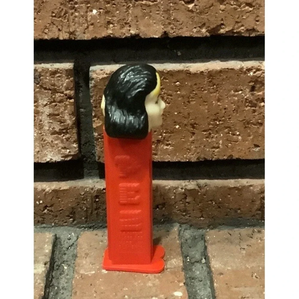 Vintage Wonder Woman DC Comics Red PEZ Dispenser with‎ Feet